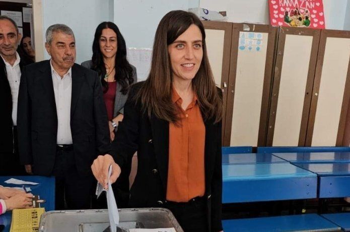 DEM adayı Sönük oy unu kullandı