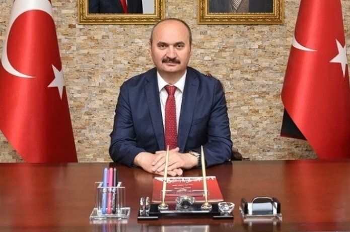Vali Canalp, Kadir gecesini kutladı