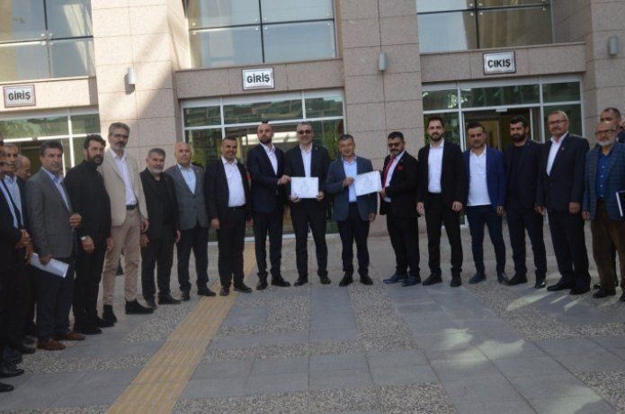 Başkanlar mazbatalarını aldı