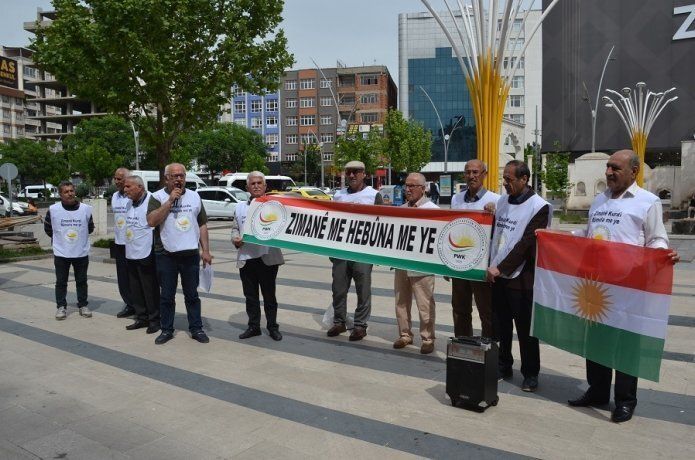“Kürtler dilini konuşmalı”