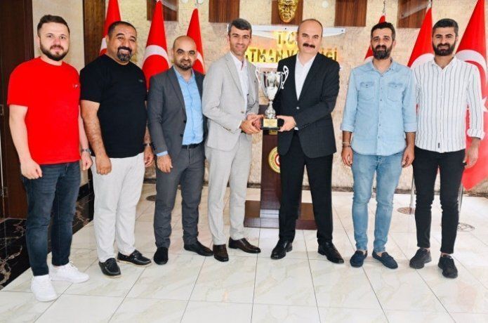 Vali Canalp ‘süper takımı’ ağırladı