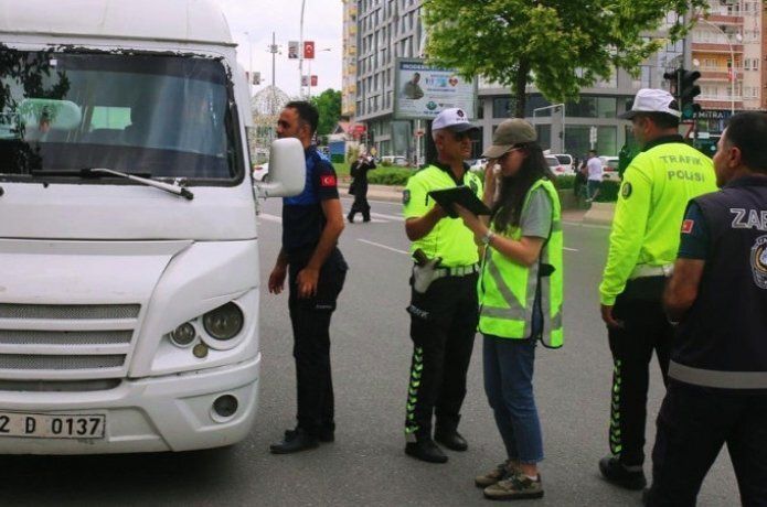 Toplu taşıma minibüsleri denetlendi