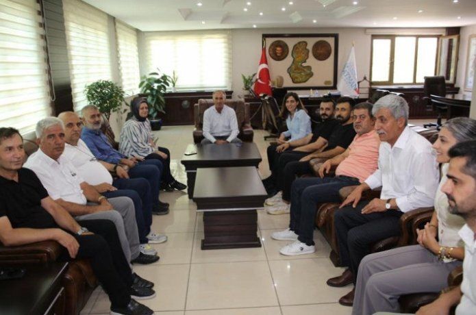 DEM Parti'den Belediye'ye ziyaret