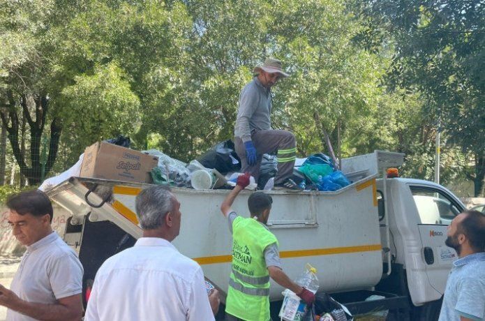 Çöp evden 20 ton atık çıkarıldı