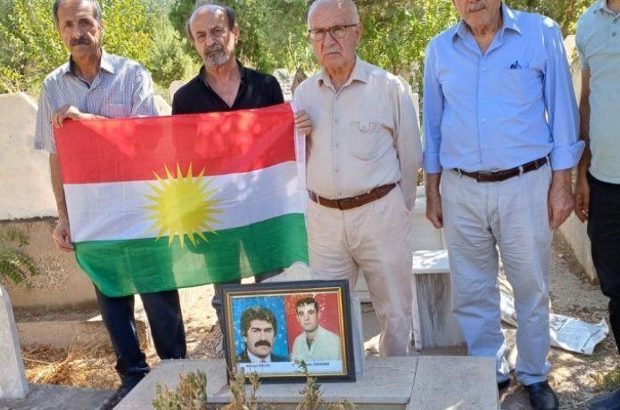 PWK, Metin Özdemir'i mezarı başında andı