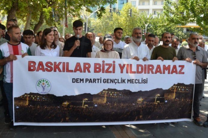 DEM'li gençlerden basın açıklaması