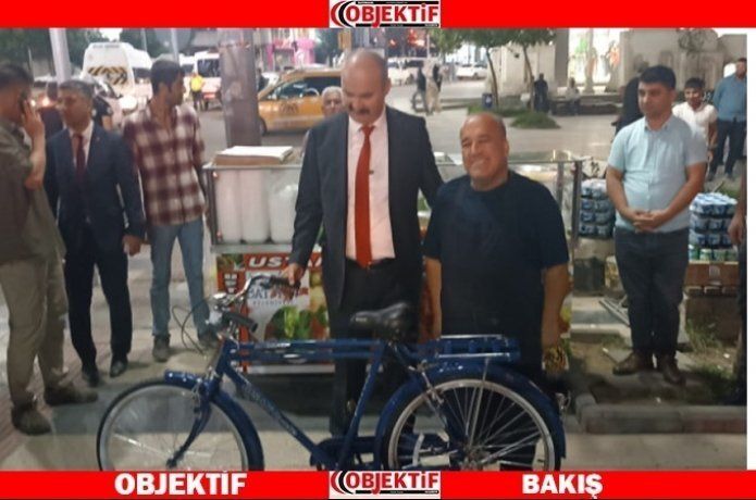 Bakan Yerlikaya'dan çiğköfte ustasına jesti