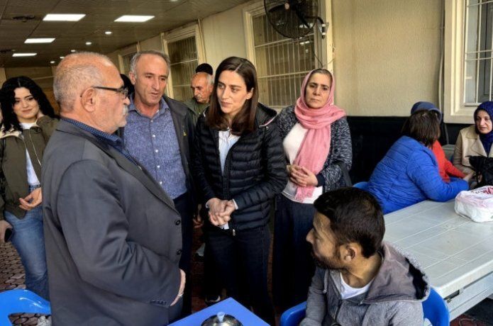 Eşbaşkanlardan hastalara moral ziyareti