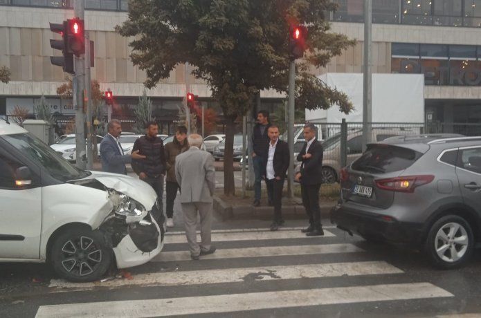 Batman'da Maddi Hasarlı Trafik Kazası