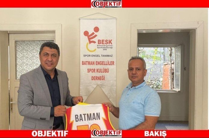“Batman’ı gururla temsil ediyorlar”