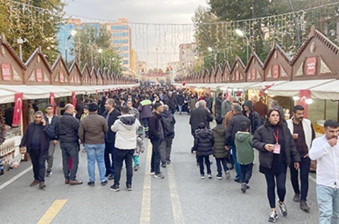 İki günde 104.877 kişi ziyaret etti