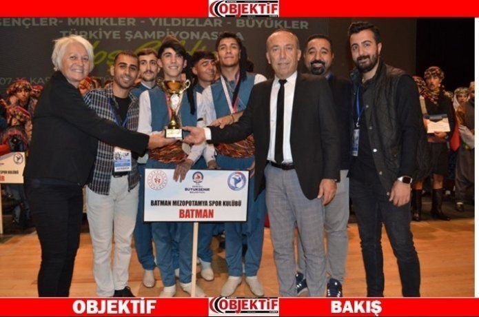Halk oyunları ekibi Türkiye ikincisi oldu