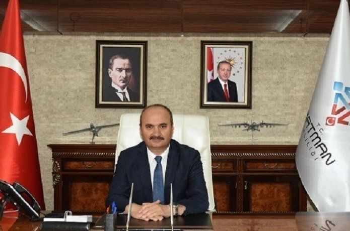 Vali Canalp, halk oyunları ekibini kutladı