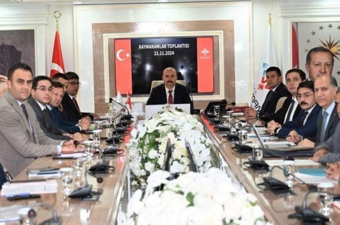 Kaymakamlarla ilçelerin sorunları ele alındı