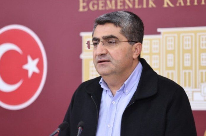 'Yerel gazeteler birer birer kapanıyor'