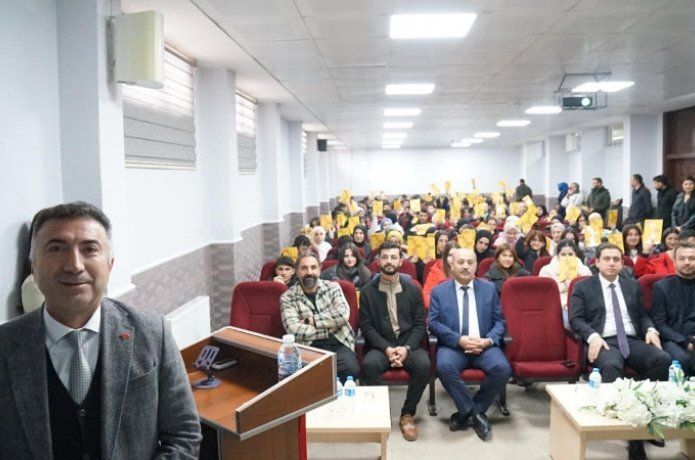 Rektör Demir, Sasonlu öğrencilerle bir aradaydı