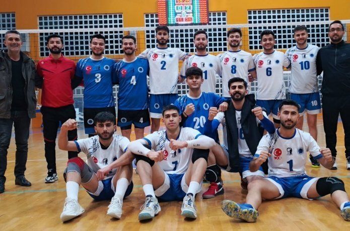 Batman Üniversitesi Voleybol Takımından İddialı Başlangıç