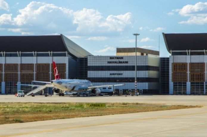 53 bin 738 kişi uçakla seyahat etti