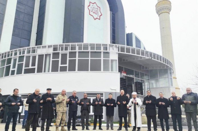 Zehra Camii ibadete açıldı