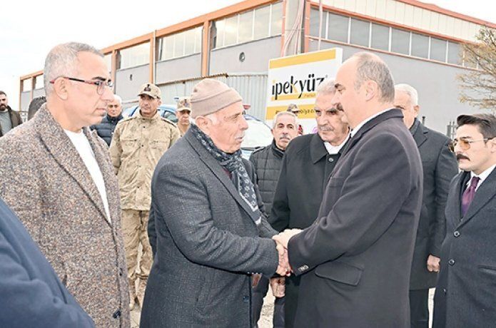 Vali’den yanan fabrikaya ziyaret
