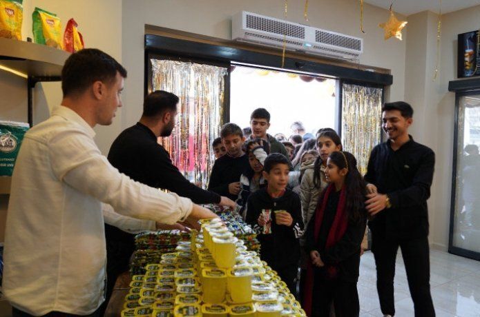 2 bin çocuğa glütensiz gofret ve limonata