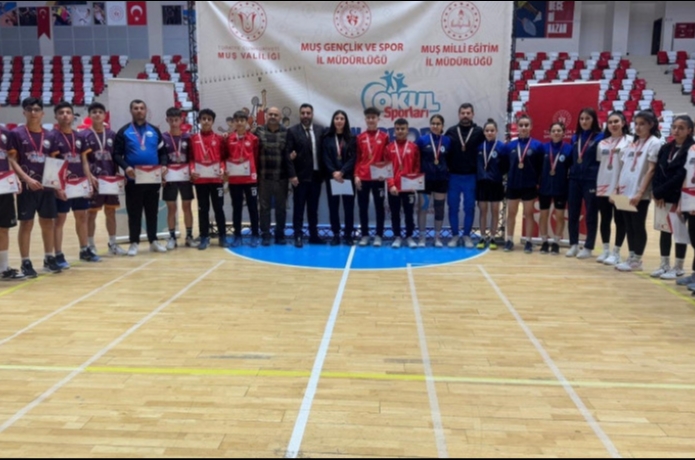 Veysel Karani badminton takımı Ankara yolcusu