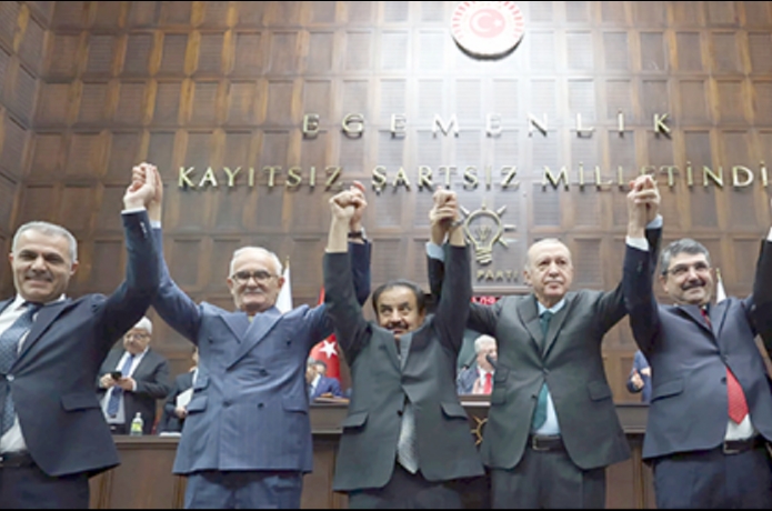CHP’den istifa eden Başkan AK Parti’ye geçti!