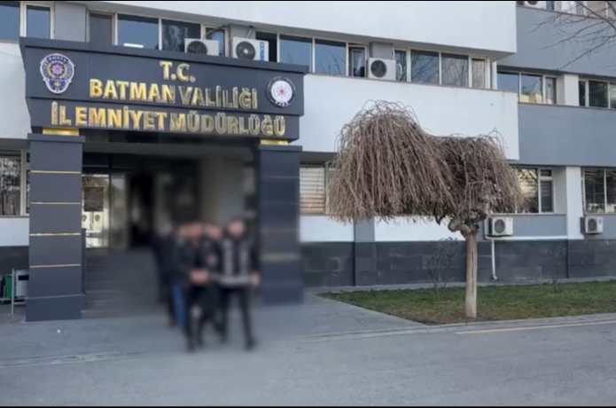 Batman’da durdurulan araçta uyuşturucu yakalandı, 2 kişi tutuklandı