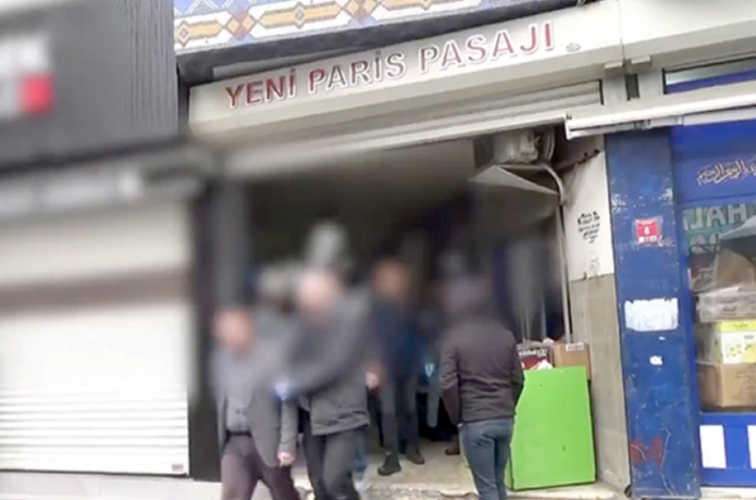 Ev ve pasajlara kaçakçılık baskını!