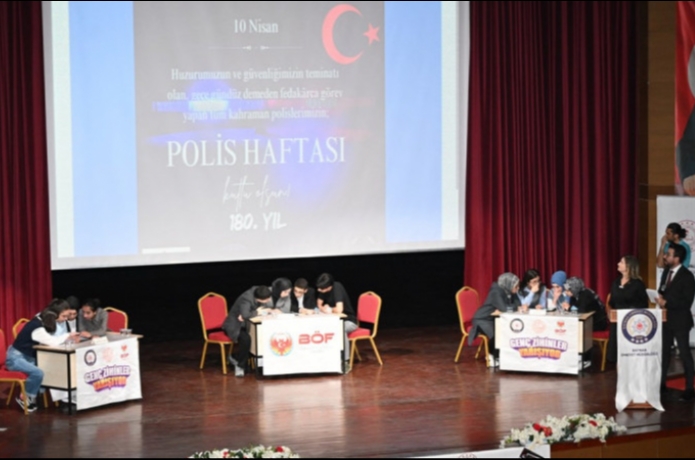 Genç zihinler bilgi yarışmasında ter döktü