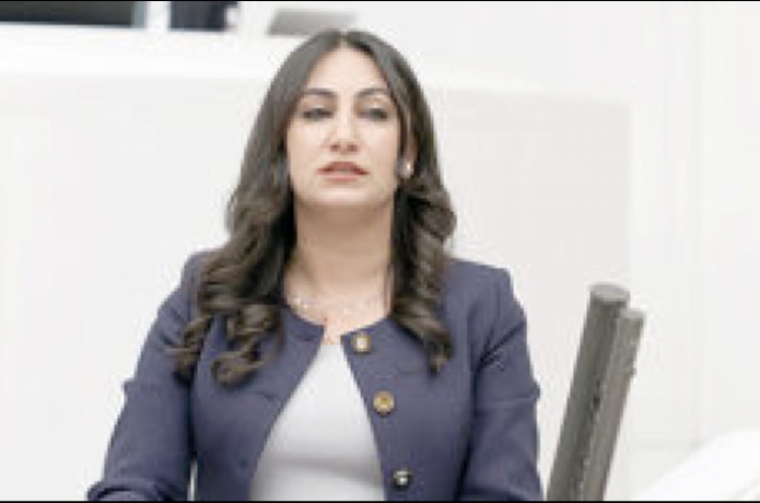 Psikiyatri hekimine bıçaklı saldırı!