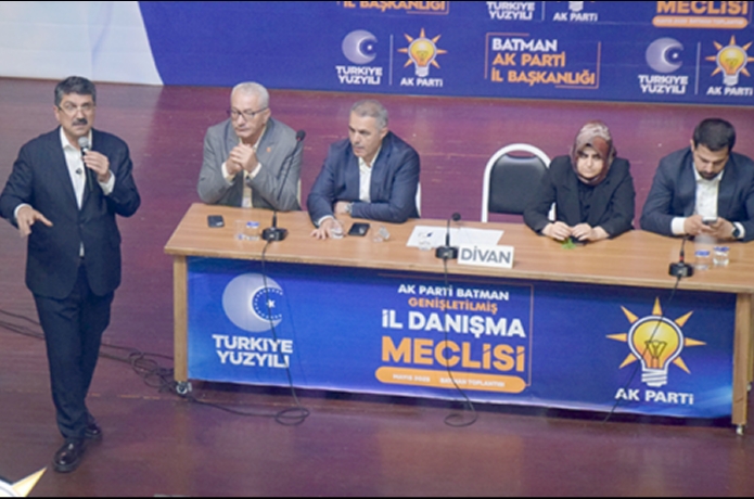 “Gençlerin başarısı için tüm imkanları seferber ediyoruz”