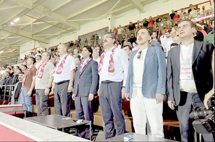 Vali Canalp’ten Petrolspor’a tebrik mesajı