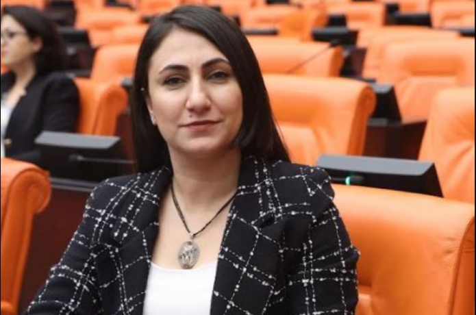 DEM’li Vekil’de Petrolspor’a moral