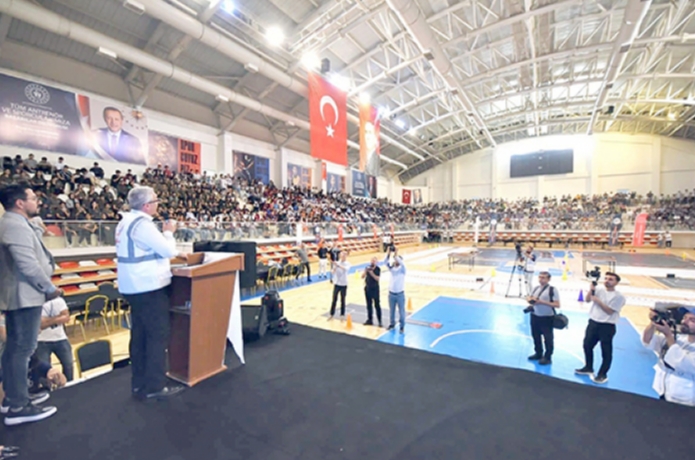 Robotik ve teknoloji fuarına yoğun ilgi