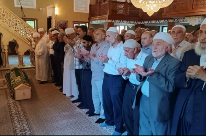 Hamidi toprağa verildi
