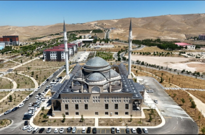 Üniversite camii açılış için gün sayıyor