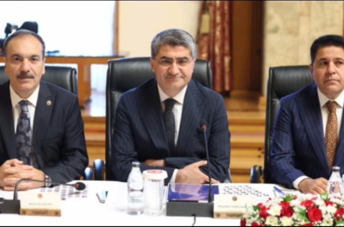 Ekmen, “Komisyonun gündemi herkes için adalet ve demokrasi olmalı”