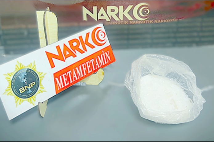 Araca metamfetamin baskını!