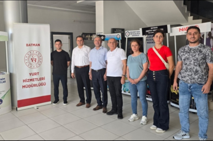 Gençlikten üniversite öğrencilerine sıcak karşılama