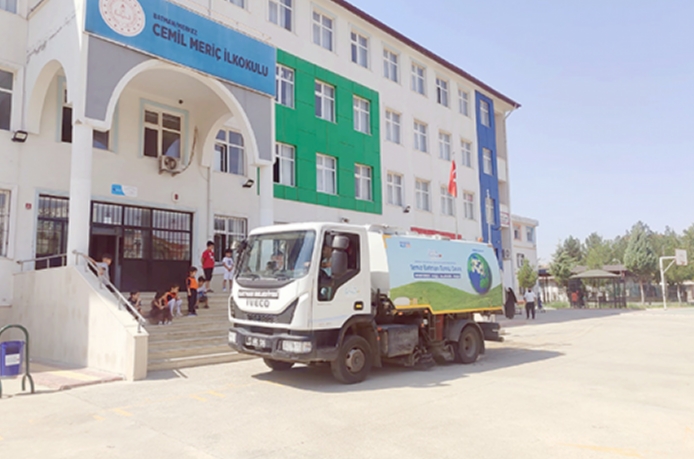 Okullarda genel temizlik çalışmaları yapılıyor