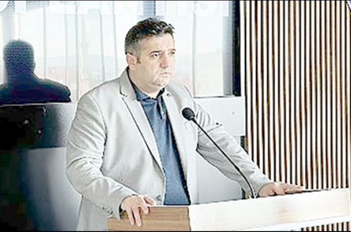 “Öğretmensiz, kitapsız eğitim olmaz”