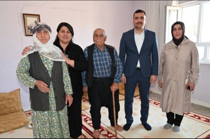 60 yıllık eren çiftine dünya yaşlılar günü ziyareti