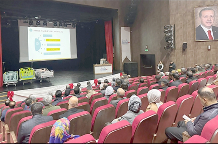 Çocuk hastalara fonksiyonel hasta yatağı desteği