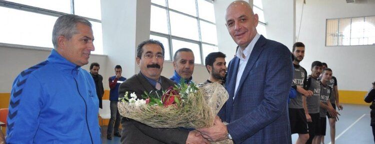 Hentbol karşılaşmasını Belediyespor kazandı