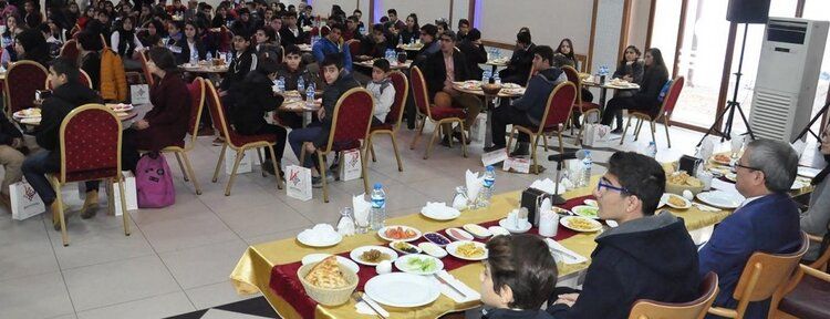 "Yanlış verilen eğitim ile milletine savaş açıldığını gördük"
