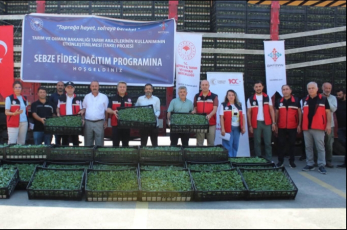 Üreticilere 450 bin sebze fidesi desteği