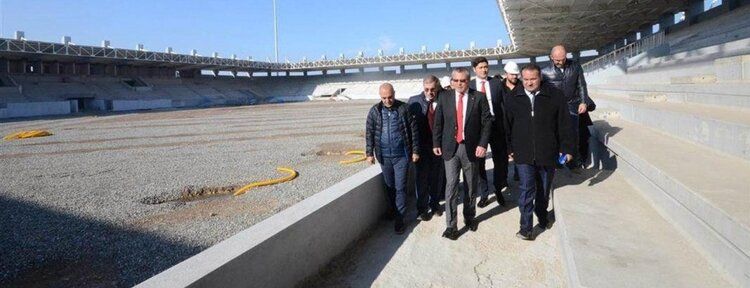 Yapımı devam eden spor tesisleri incelendi