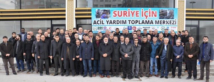 Suriyeliler için yardım toplama merkezi açıldı