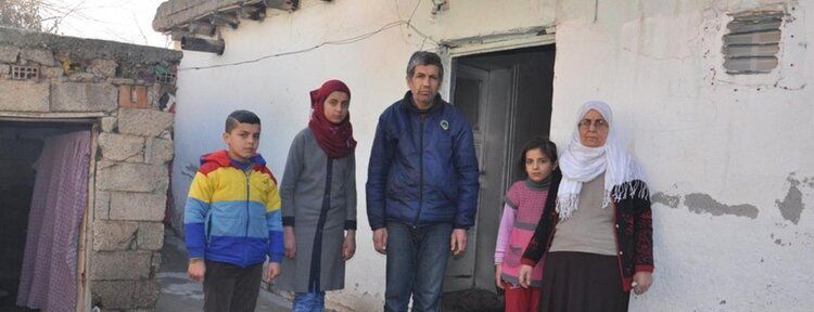İki odalı evde kalan Suriyeli aile yardım bekliyor